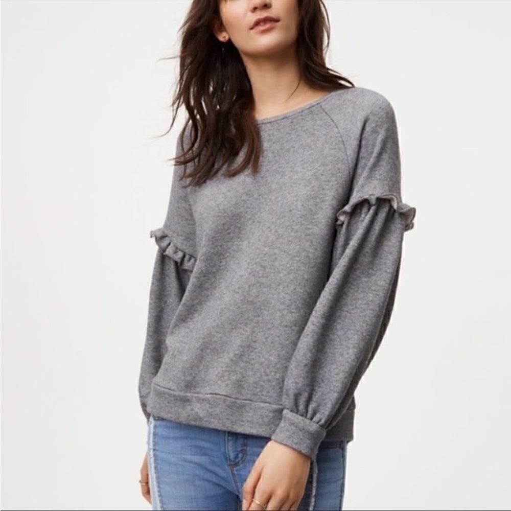 LOFT Grey Ruffle Sleeve Cozy Sweatshirt! ❤️